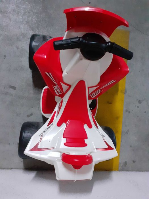 Moto eléctrica infantil