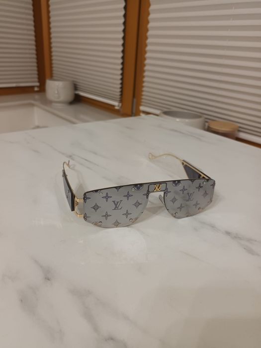 Piękne stylowe okulary przeciwsłoneczne