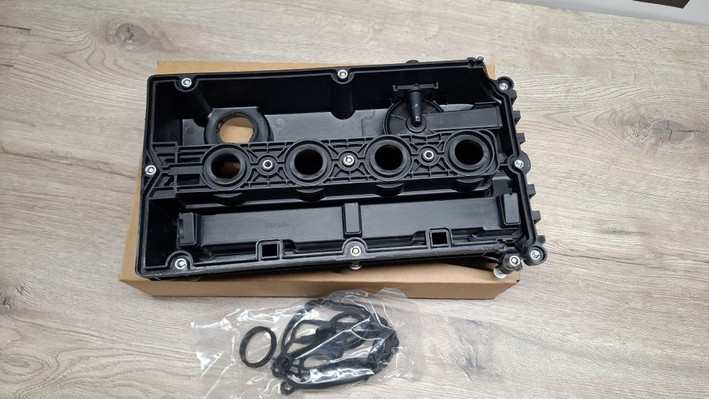 Клапанна кришка 1.6 1.8 Opel Astra H Astra J Vectra C Zafira C Mokka