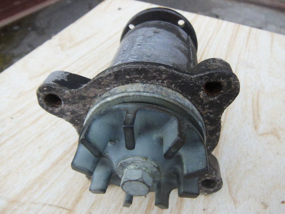 продам помпу для автомобіля москвич