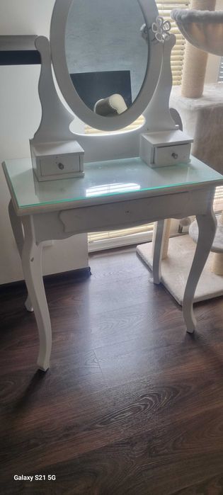 Toaletka dziewczęca