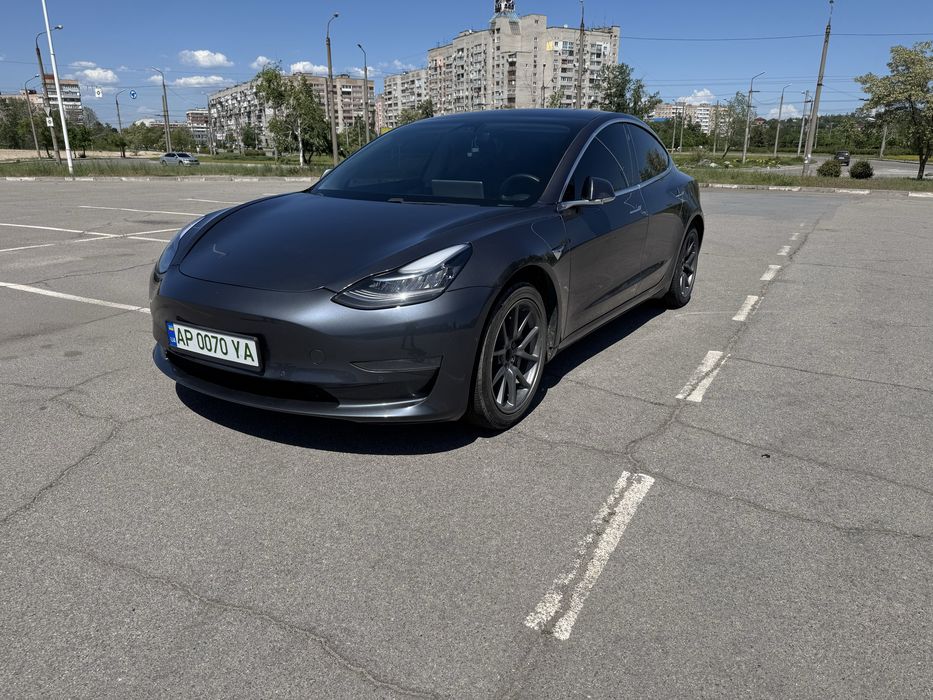 Tesla model 3  2019
