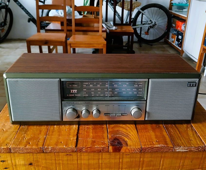Rádio ITT modelo  250