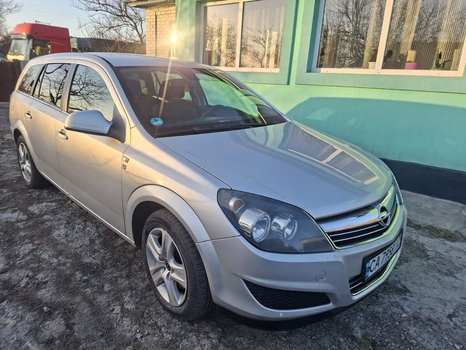 Opel Astra H, 2010 рік