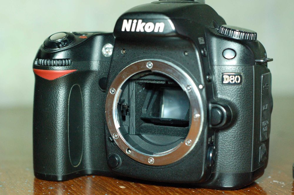 Фотоапарат Nikon D80 (Body) цілком на запчастини / донор