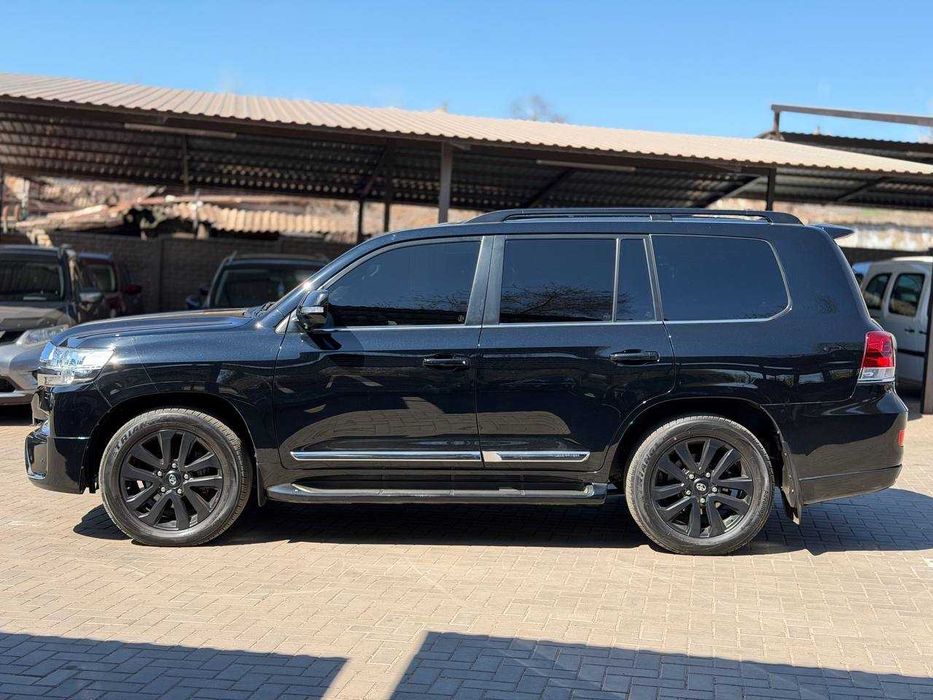 Toyota Land Cruiser 200