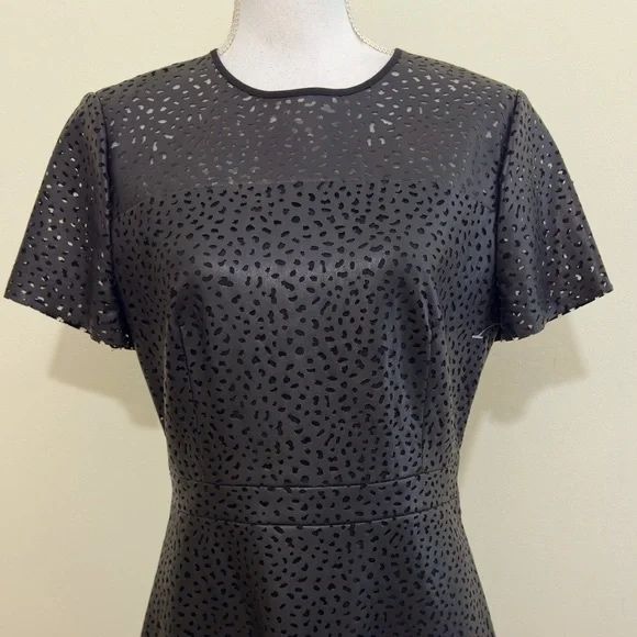 Шкіряне брендове плаття