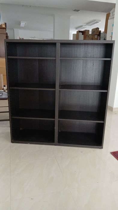Estante preta IKEA