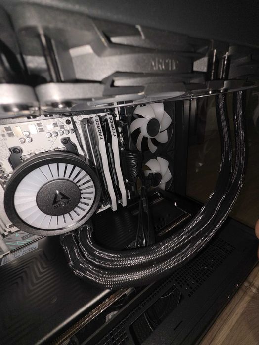 PC GAMING.