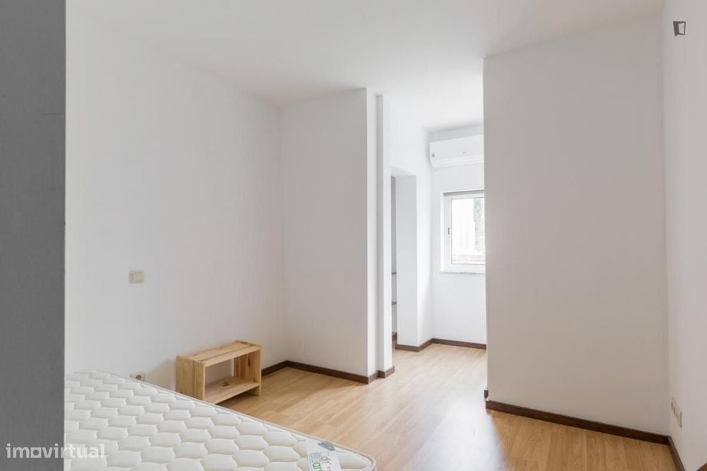 Quarto - localizado em Bonfim Porto