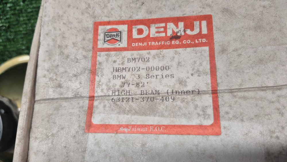 Oticas Farois Frente BMW Serie 3 E21 1977 a 1982 Ref. HBM701.10000 .- HBM702.10000 NOVO DENJI