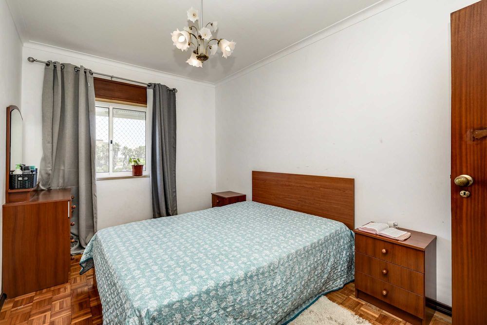 APARTAMENTO T3 VENDA NO CARREGADO PERTO DO OUTLET SHOPPING CAMPERA