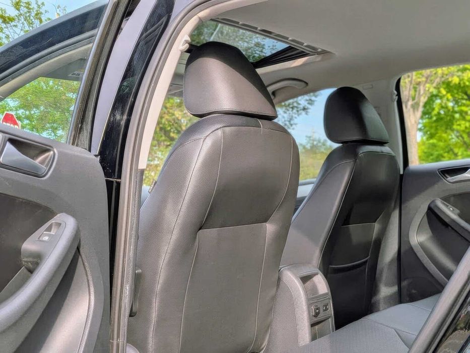 Volkswagen Jetta      2013