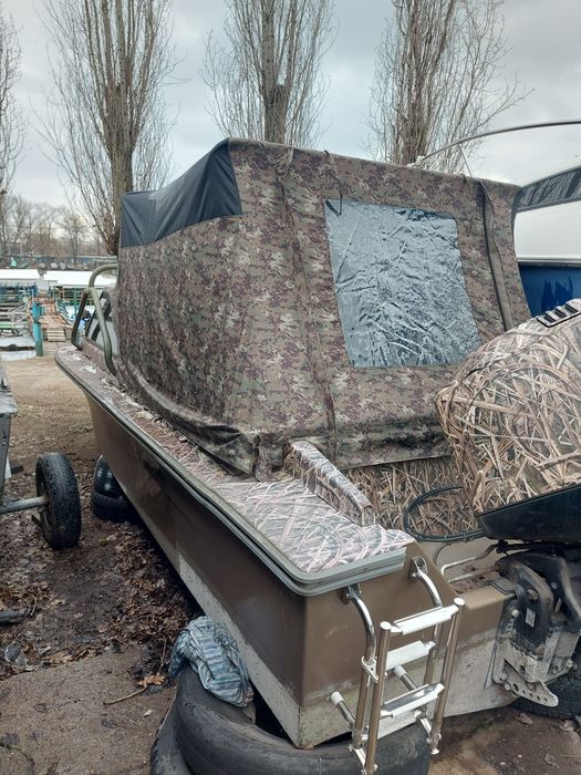 Катер прогулочный