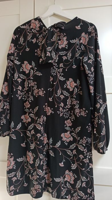 Sukienka jesienna Mango