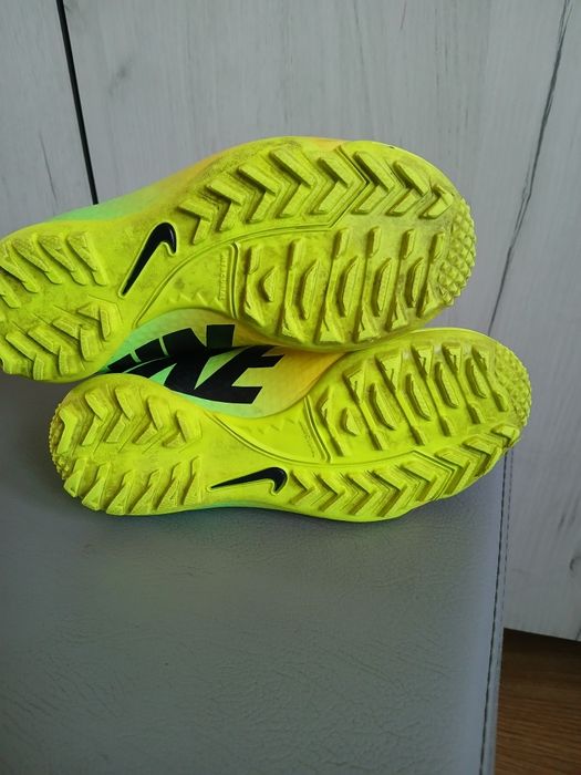 Buty sportowe  nike  28