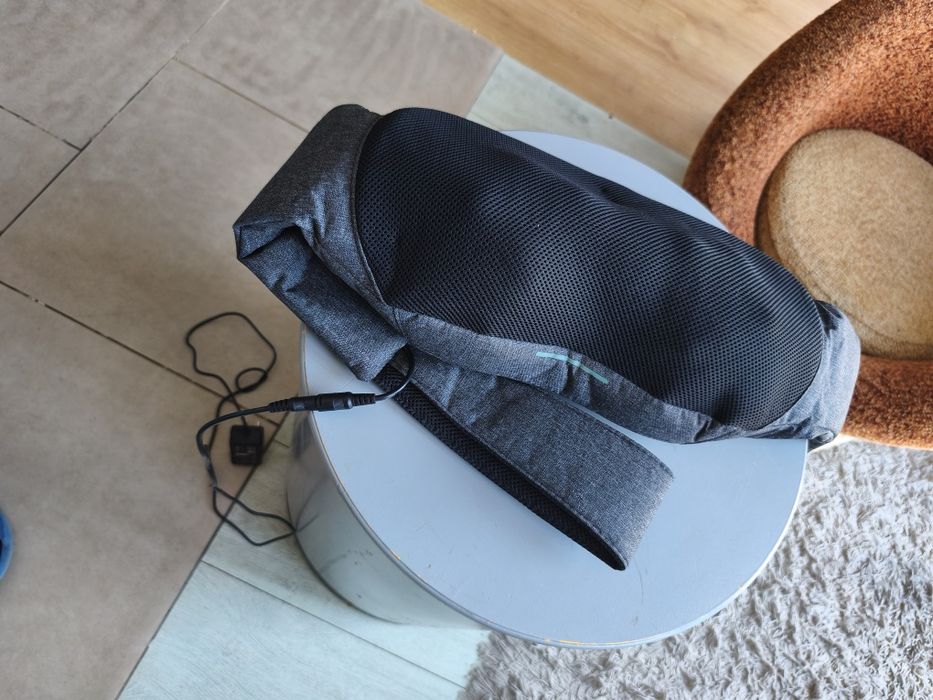 Masażer karku pleców ramion