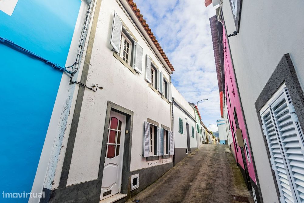 Moradia Geminada T4 - Ribeirinha