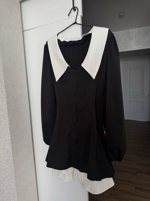 Сукня чорна, міні