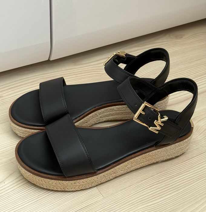 Чорні босоніжки Michael Kors