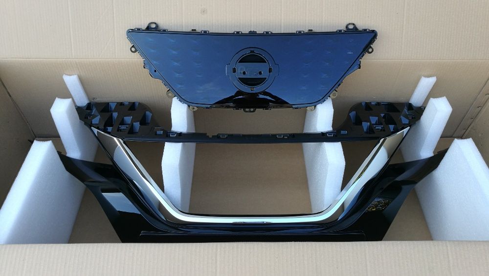 Решетка хром молдинг чайка птичка ласточка Nissan Leaf 2018 Ниссан Лиф