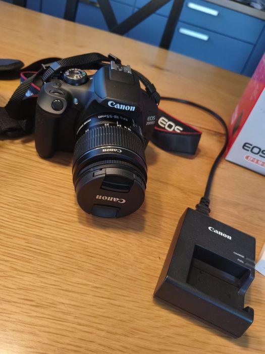 Canon EOS 2000D EF‑S 18–55 IS II