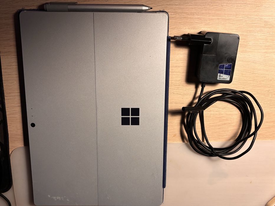 Microsoft Surface Pro 4505496438928189440