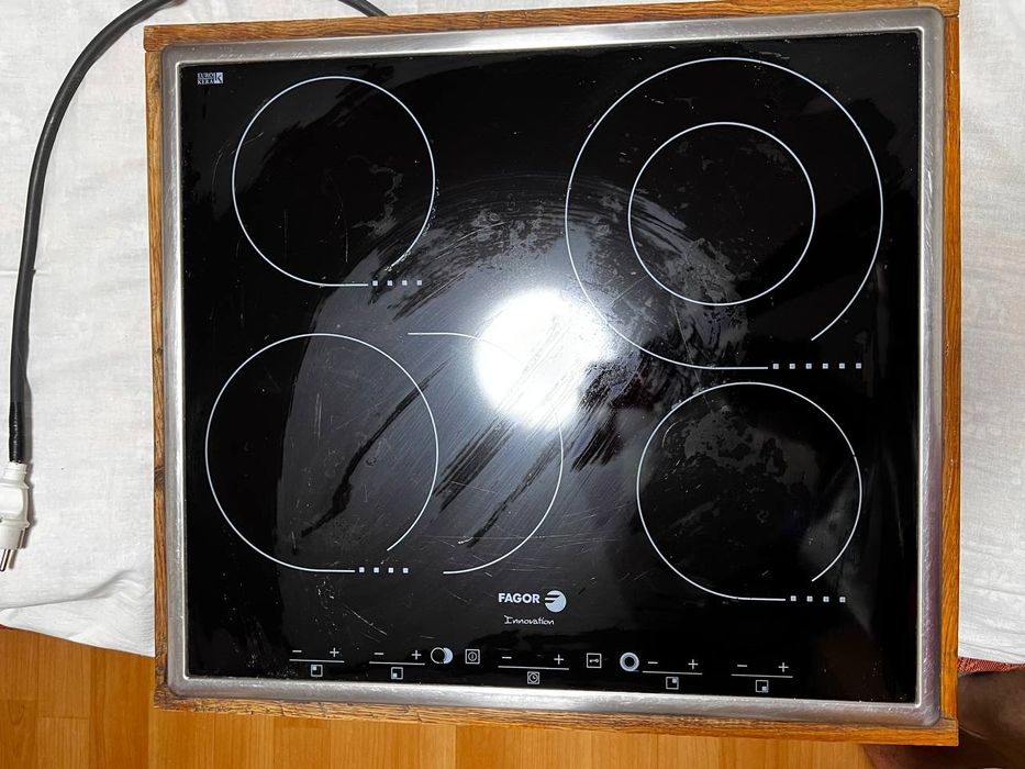 Варочна електрична поверхня