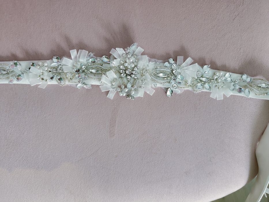 Piękny pasek do sukni ślubnej Ivory