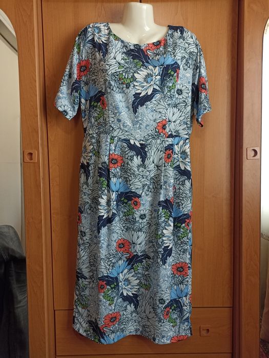 Платья разные 50- 52