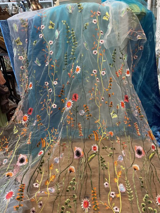 Variados apliques de bordados 1,30 x1.00 cm