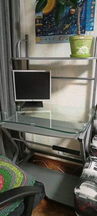 Компьютерный стол