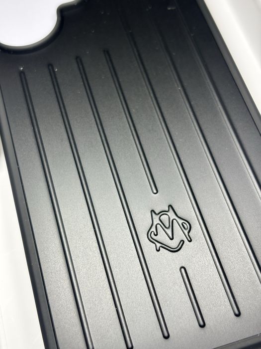 Capa Rimowa Iphone 16 Black Mate