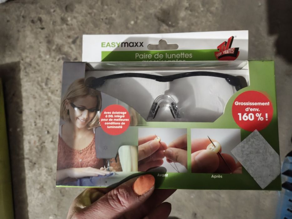 Okulary do szycia z lampkami