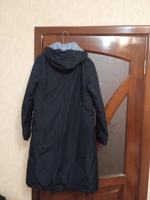 Продам пальто жіноче,  демісезонне. Двостороннє.