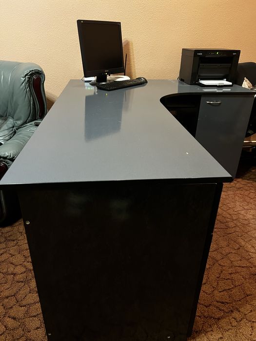 Продається компютерний стіл