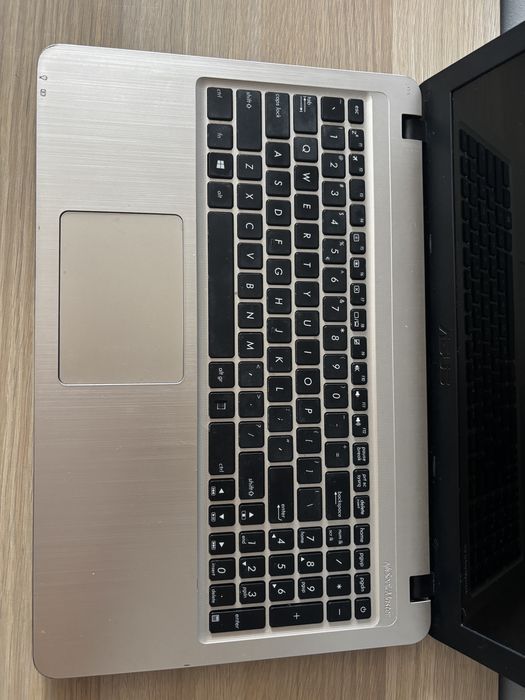 Laptop ASUS A540L