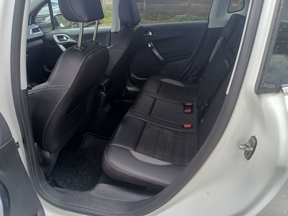 Peugeot 2008 1,2 bogata wersja