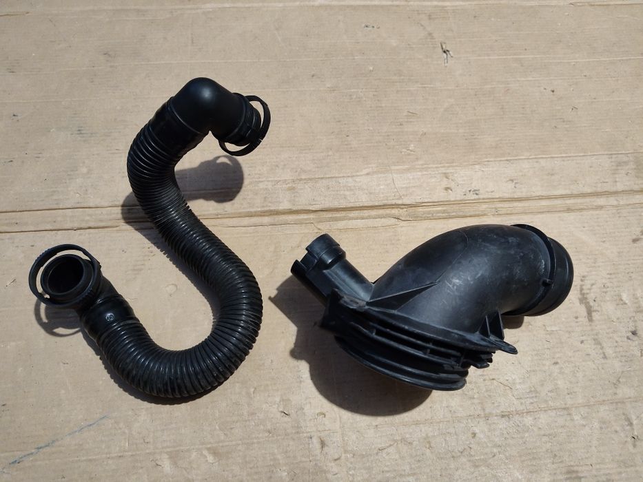 Патрубок фільтра Шкода А5 1.6 BSE1K0131149C 
1K0129610B