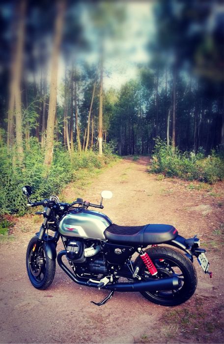 Moto Guzzi V7stone S 750