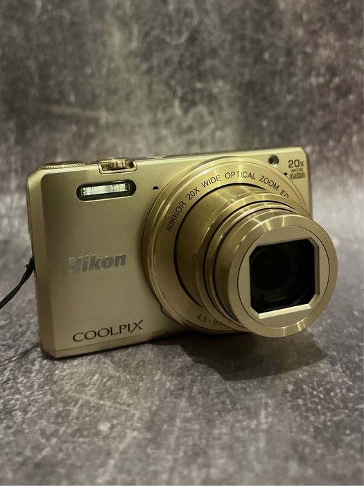 Nikon coolpix s7000 gold