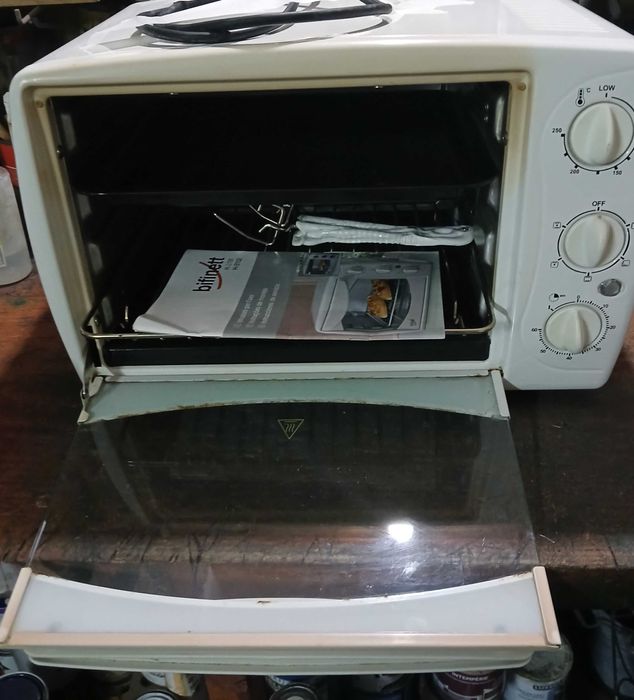Forno elétrico para pequeno cozinhados.