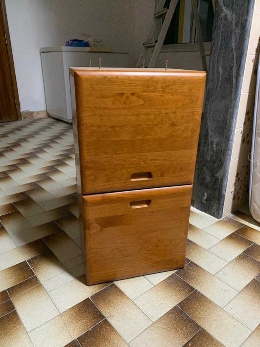 Cama de Solteiro com estantes