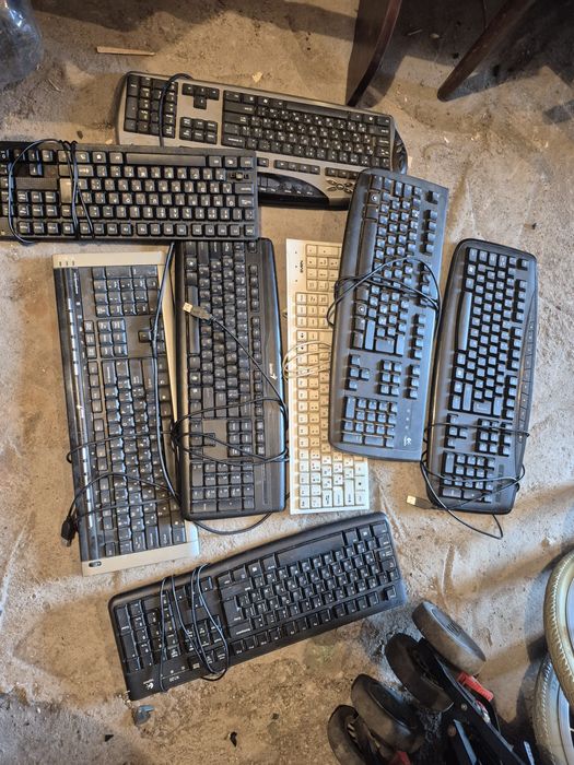 Клавиатуры 8 шт. .
