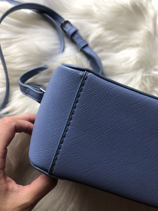 Niebieska baby blue mała torebka na pasku Reserved