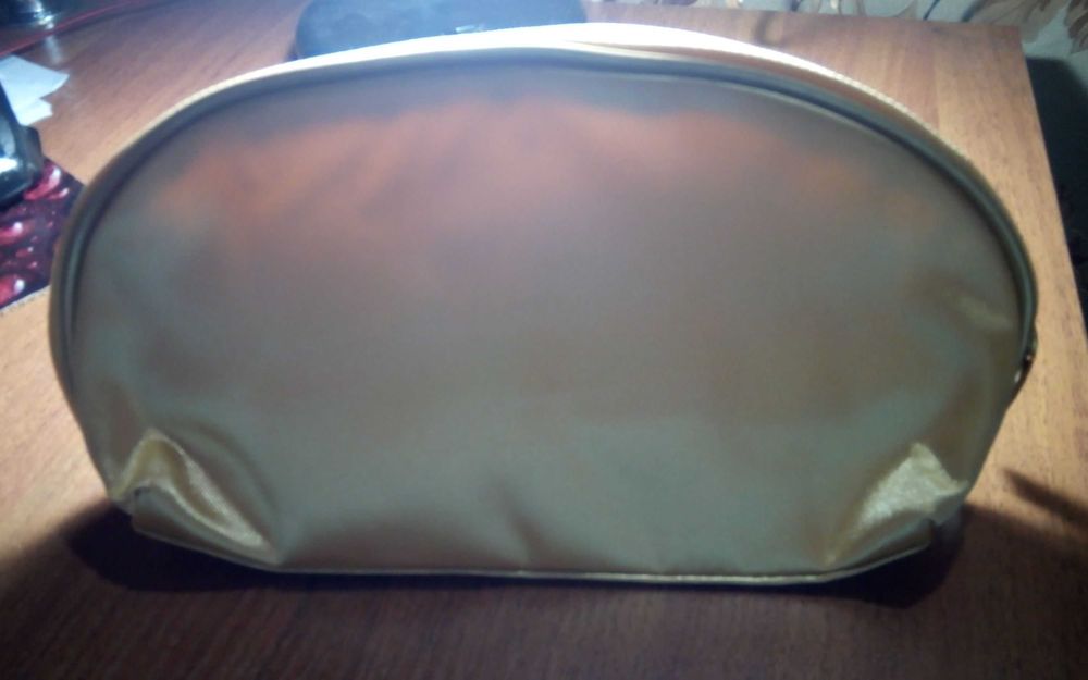 Маленькая корейская косметичка