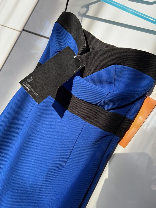 Niebieska mini obcisła nowa z metka