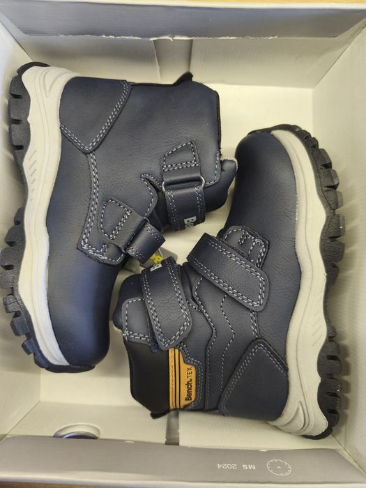 NOWE buty Bench r.28