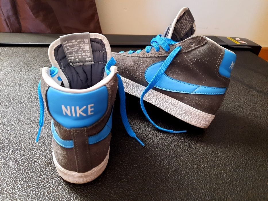 Tenis da Nike azuis e cinza em muito bom estado