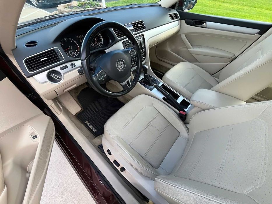 Volkswagen Passat      2013